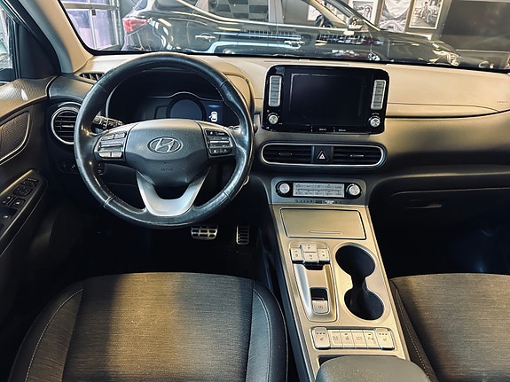 Hyundai Kona 13 of 30