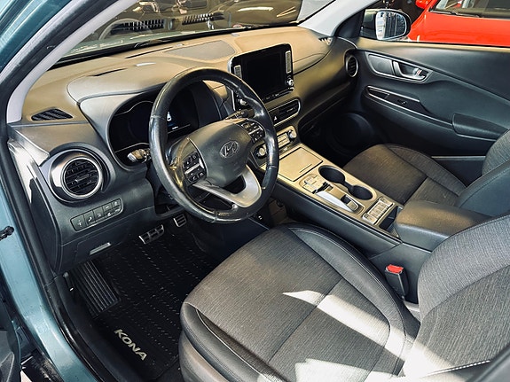 Hyundai Kona 14 of 30