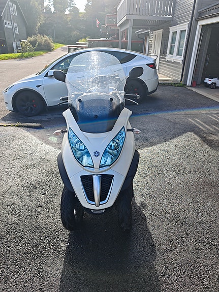 Piaggio MP3 500 LT 2 of 8