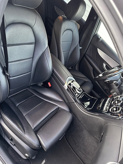 Mercedes-Benz C200 11 of 18