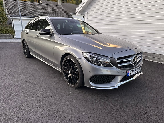 Mercedes-Benz C200 2 of 18