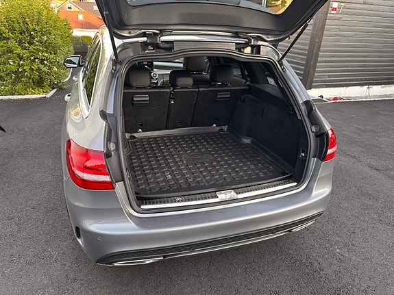 Mercedes-Benz C200 7 of 18