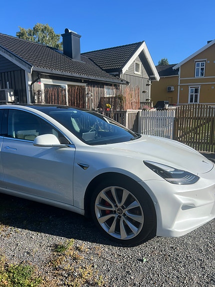 Tesla Model 3 3 of 15