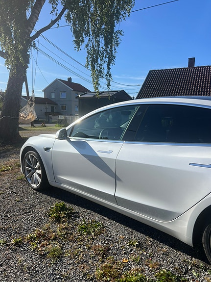 Tesla Model 3 7 of 15