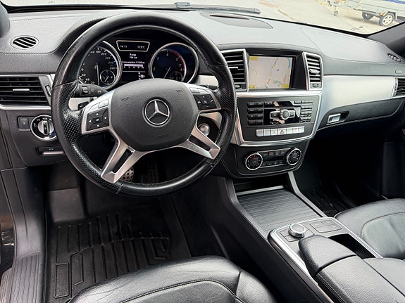 Mercedes-Benz ML350 17 of 30