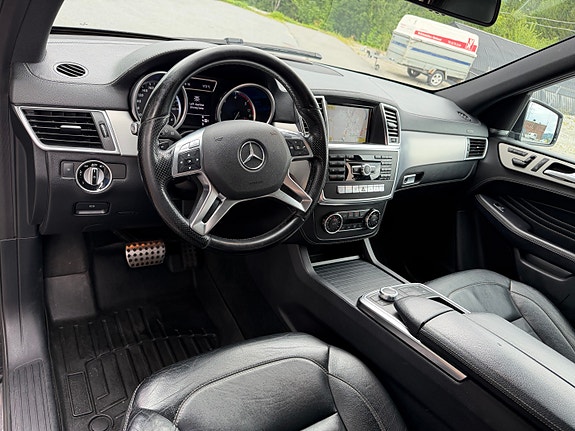 Mercedes-Benz ML350 16 of 30