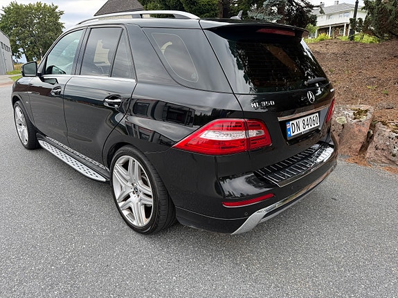 Mercedes-Benz ML350 11 of 30