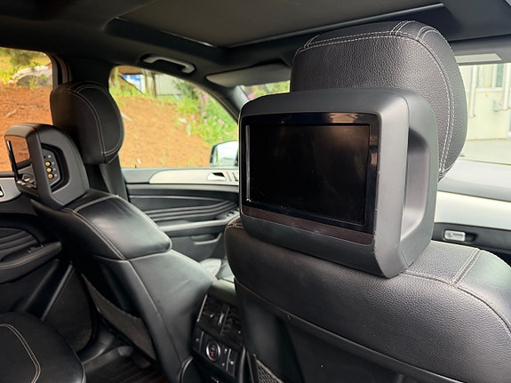 Mercedes-Benz ML350 25 of 30