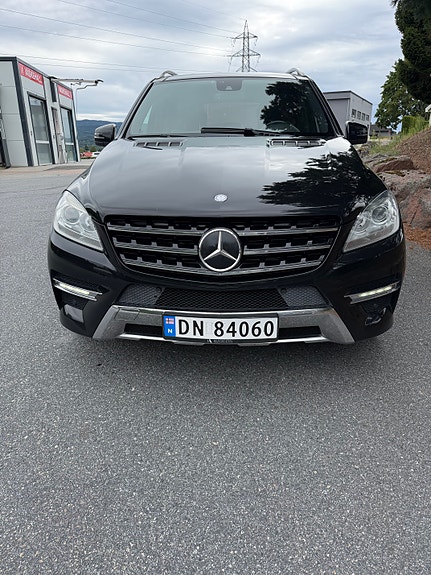 Mercedes-Benz ML350 5 of 30