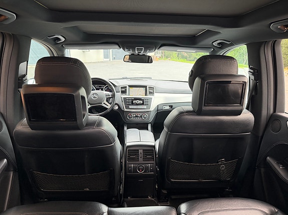 Mercedes-Benz ML350 29 of 30