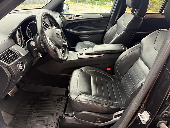 Mercedes-Benz ML350 14 of 30