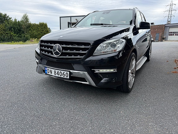 Mercedes-Benz ML350 4 of 30