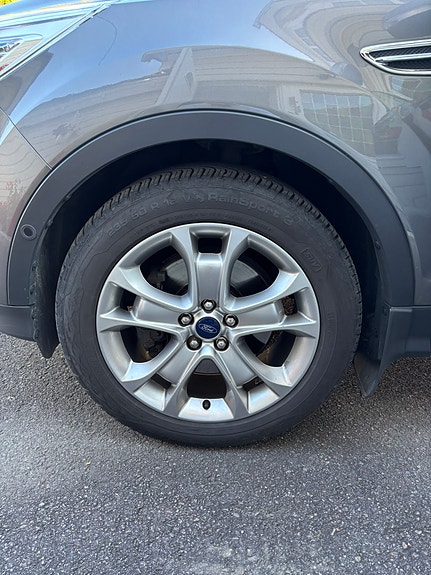 Ford Kuga 12 of 18