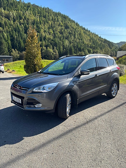 Ford Kuga 2 of 18