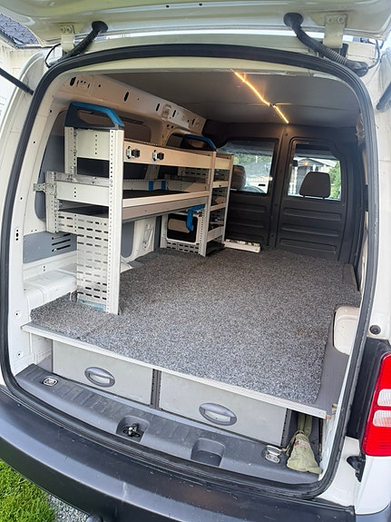 Volkswagen Caddy Maxi 6 of 13