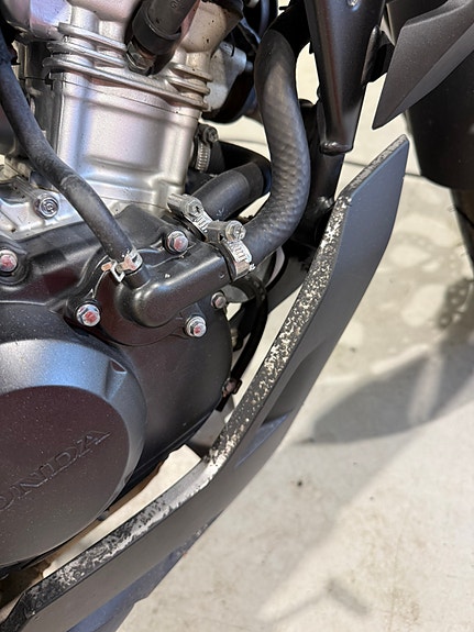 Honda CB 125 R 8 of 10