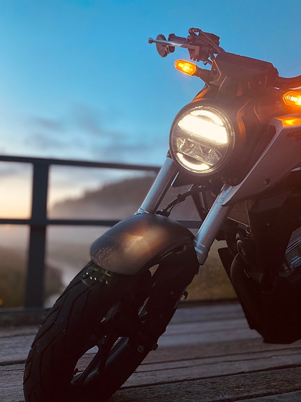 Honda CB 125 R 2 of 10