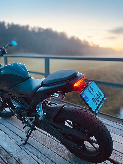 Honda CB 125 R 3 of 10