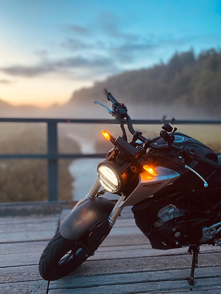 Honda CB 125 R 4 of 10