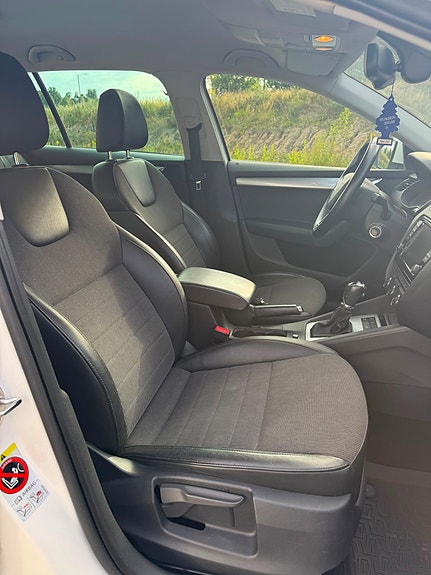Skoda Octavia 9 of 15