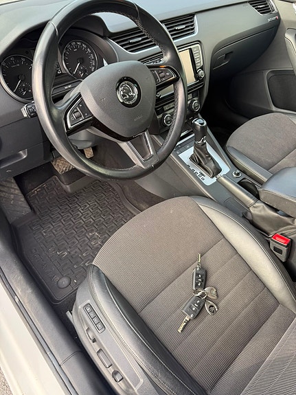 Skoda Octavia 12 of 15