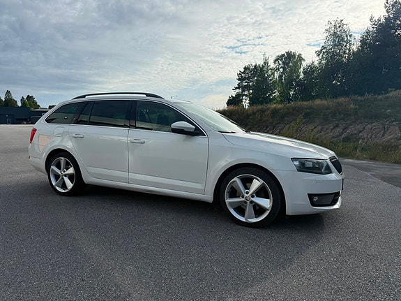 Skoda Octavia 2 of 15