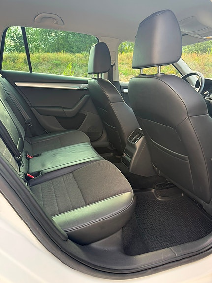 Skoda Octavia 8 of 15