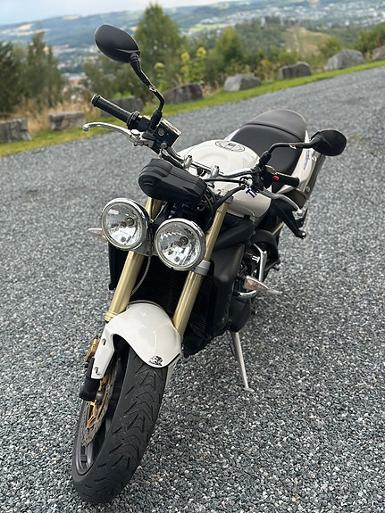 Triumph Street Triple 675 R 5 of 22