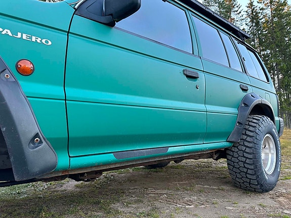 Mitsubishi Pajero 6 of 17