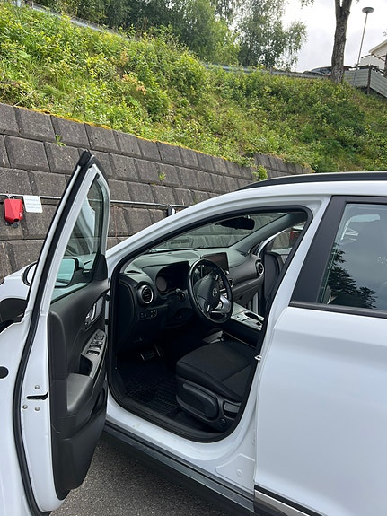 Hyundai Kona 15 of 19