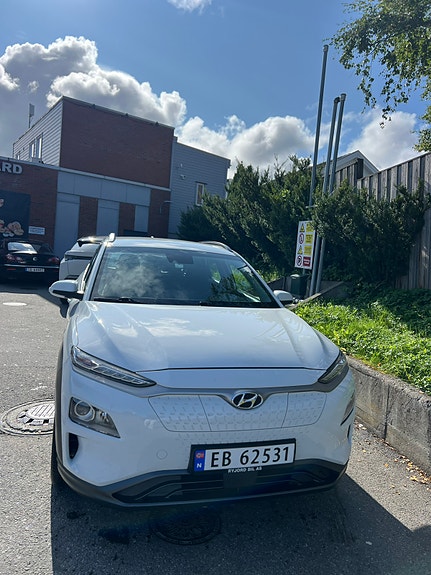 Hyundai Kona 2 of 19