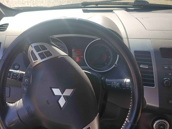 Mitsubishi Outlander 12 of 19