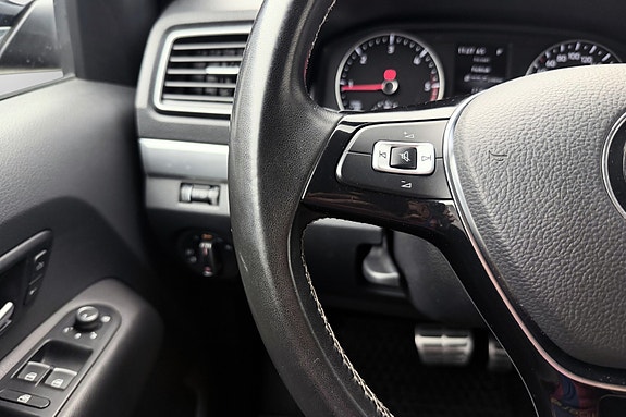 Volkswagen Amarok 16 of 30