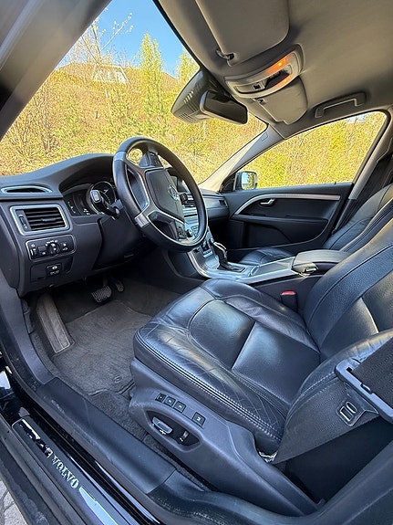 Volvo XC70 14 of 28