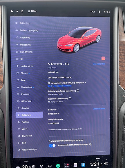 Tesla Model S 9 of 12