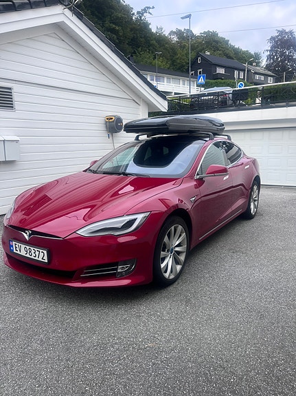 Tesla Model S 2 of 12
