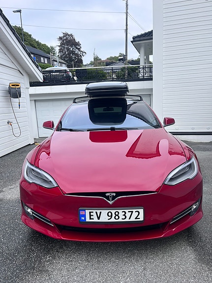 Tesla Model S 7 of 12