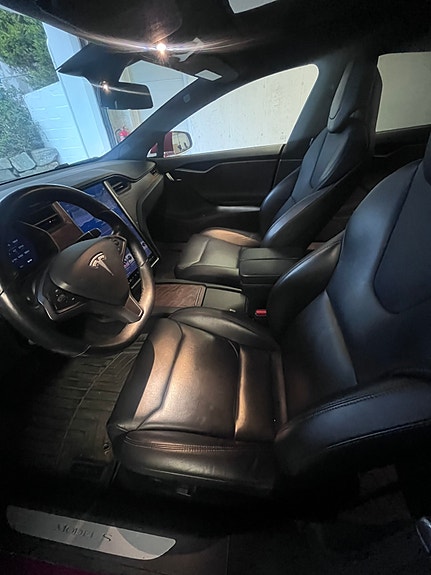 Tesla Model S 12 of 12