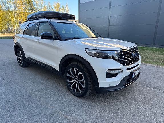 Ford Explorer 3 of 19