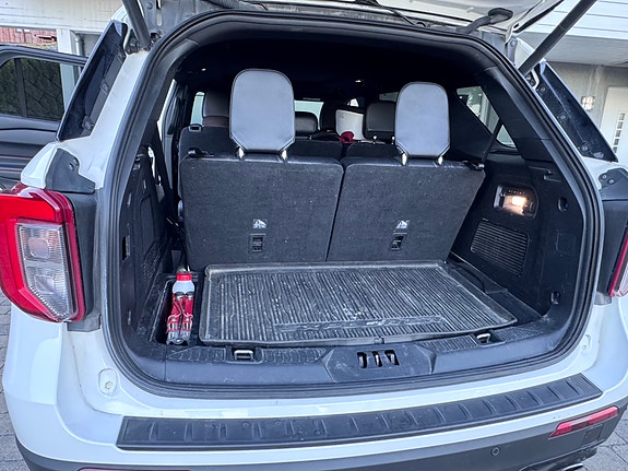 Ford Explorer 17 of 19