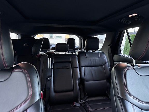 Ford Explorer 18 of 19