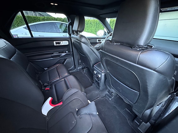 Ford Explorer 14 of 19