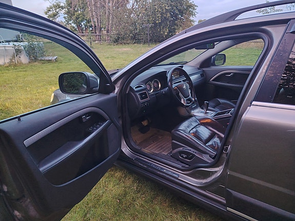 Volvo XC70 9 of 21