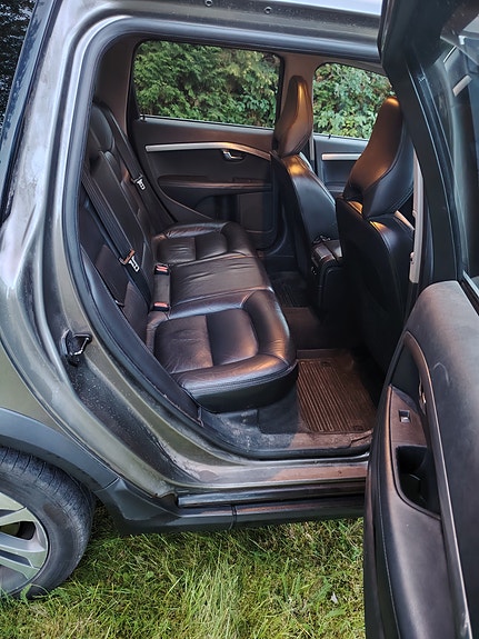 Volvo XC70 13 of 21