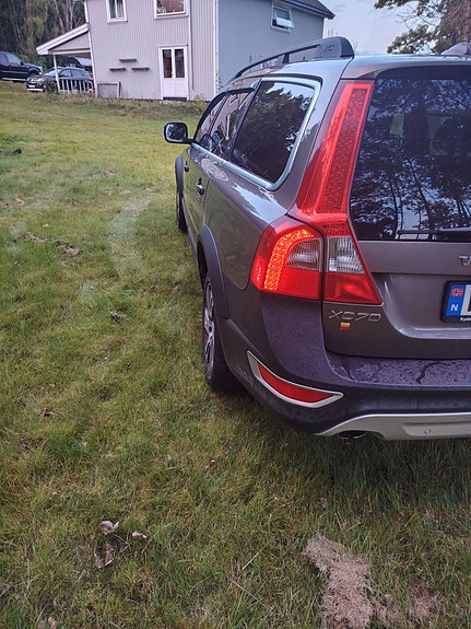 Volvo XC70 2 of 21