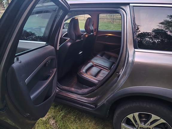 Volvo XC70 10 of 21