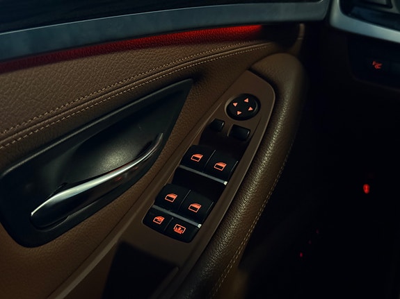 BMW 550i 14 of 30