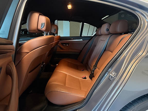 BMW 550i 15 of 30