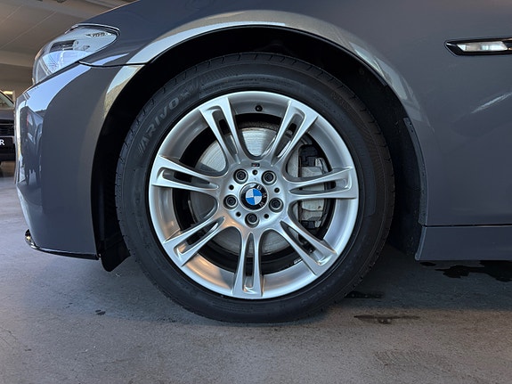 BMW 550i 10 of 30