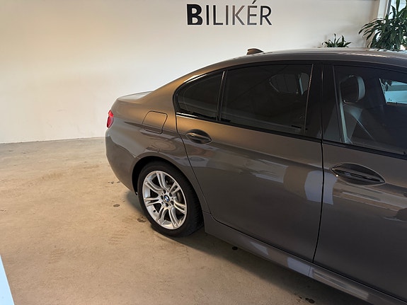 BMW 550i 5 of 30
